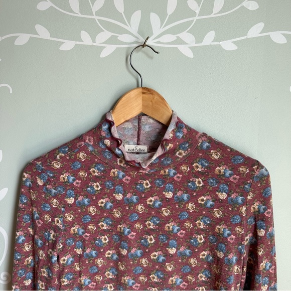 Lightweight Nat & Bee Cropped Floral Turtleneck Blouse in size US M - Picture 3 of 5